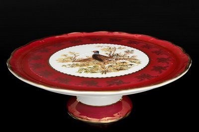 Тарелка для торта на ножке Carlsbad Фредерика Охота Красная 32 см - фото 18093