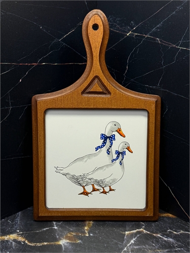 Декоративная доска Гуси (Два Гуся), рисунок в квадрате, квадратная с ручкой, 29х18 см 001004 - фото 98042