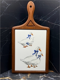 Доска сервировочная большая Гуси 34 см (Четыре гуся) 000603