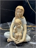 Статуэтка "Мама с ребёнком" 12 см 001215 - фото 98467